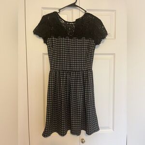 Brand new without tags Love Ady from Nordstorm lace plaid print dress size M
